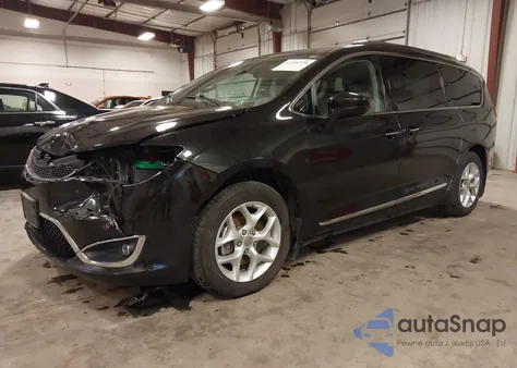 2018 Chrysler Pacifica Touring L из США, поврежденный, VIN 2C4RC1BG7JR123817
